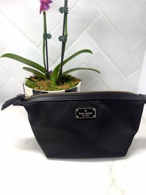 EUC Kate Spade Black Nylon  Zip Cosmetic Pouch